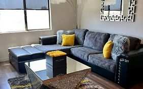 The Luxurious Doses Of Roses 2 Bedroom Suite Next To Angels Stadium 6 Mins From Disney